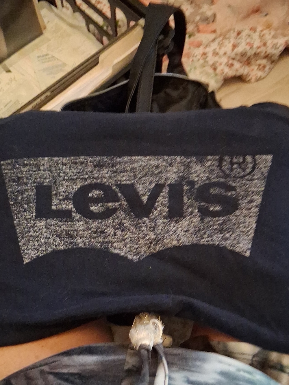 Levis Tee Size M